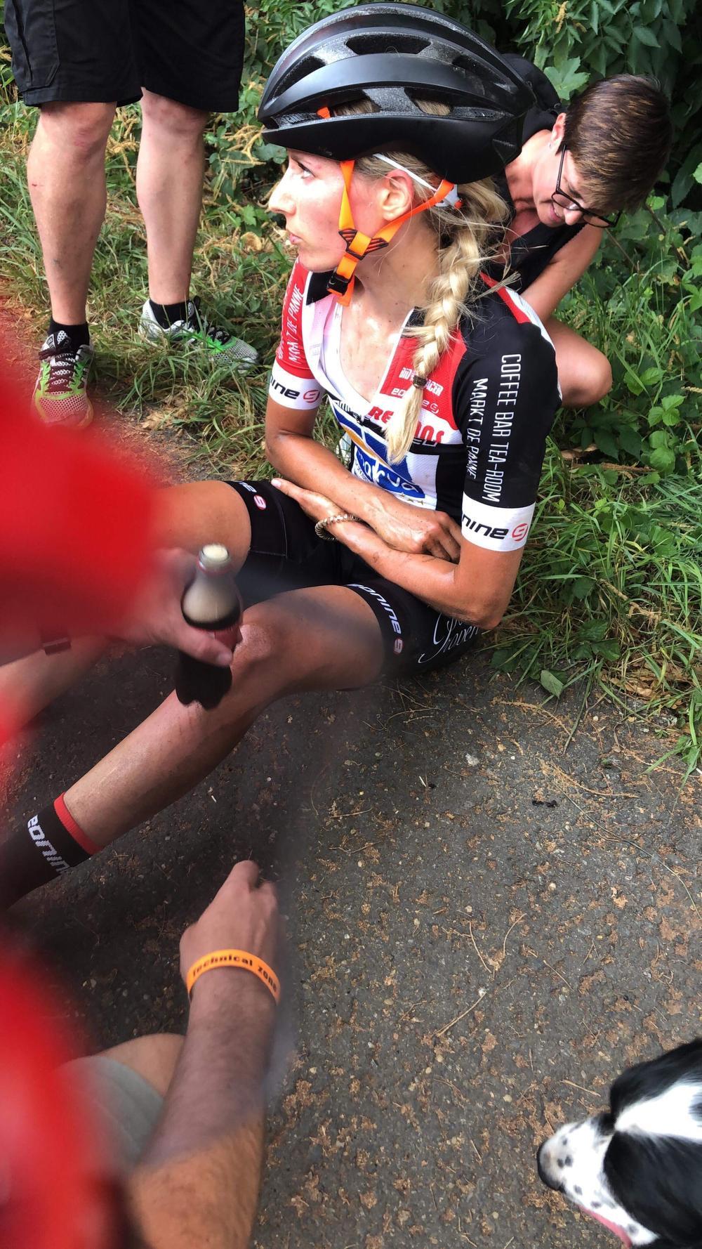 Daisy Depoorter werd zesde op het BK mountainbike op de Rodeberg. Nochtans kwam ze ten val en brak ze haar sleutelbeen.