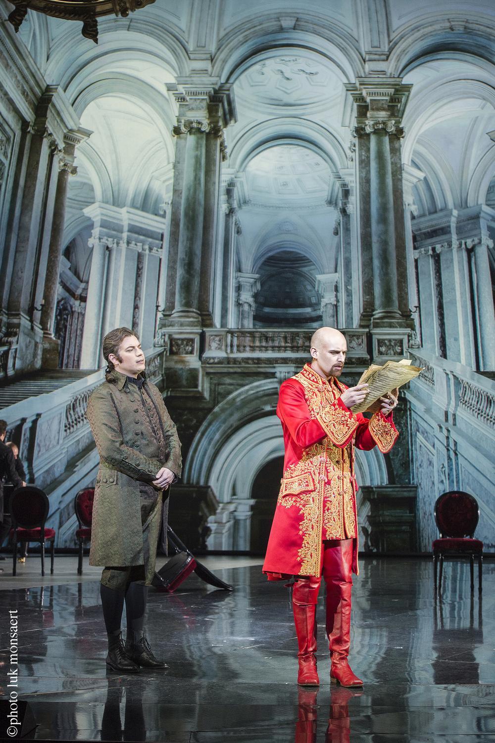 Tim Saey uit Beernem speelt aartsbisschop Mozart! - de Musical