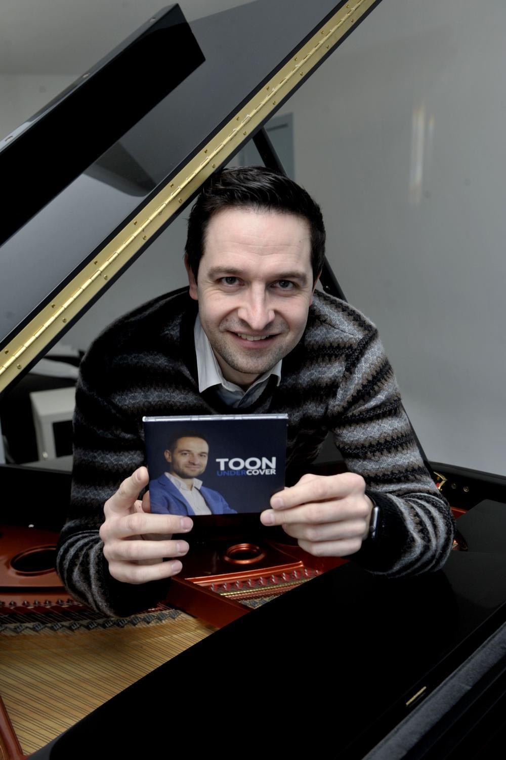 Toon Van Belleghem zong op podium voor Marco Borsato