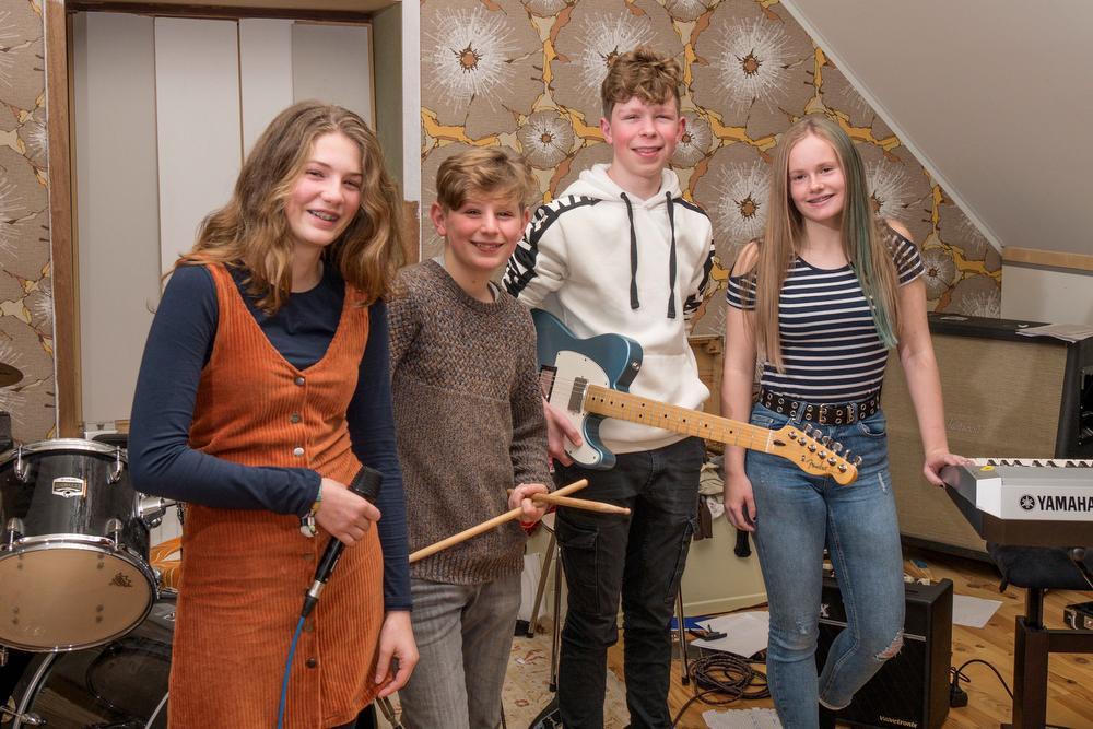 De youngsters van Upstairs maken hun debuut.