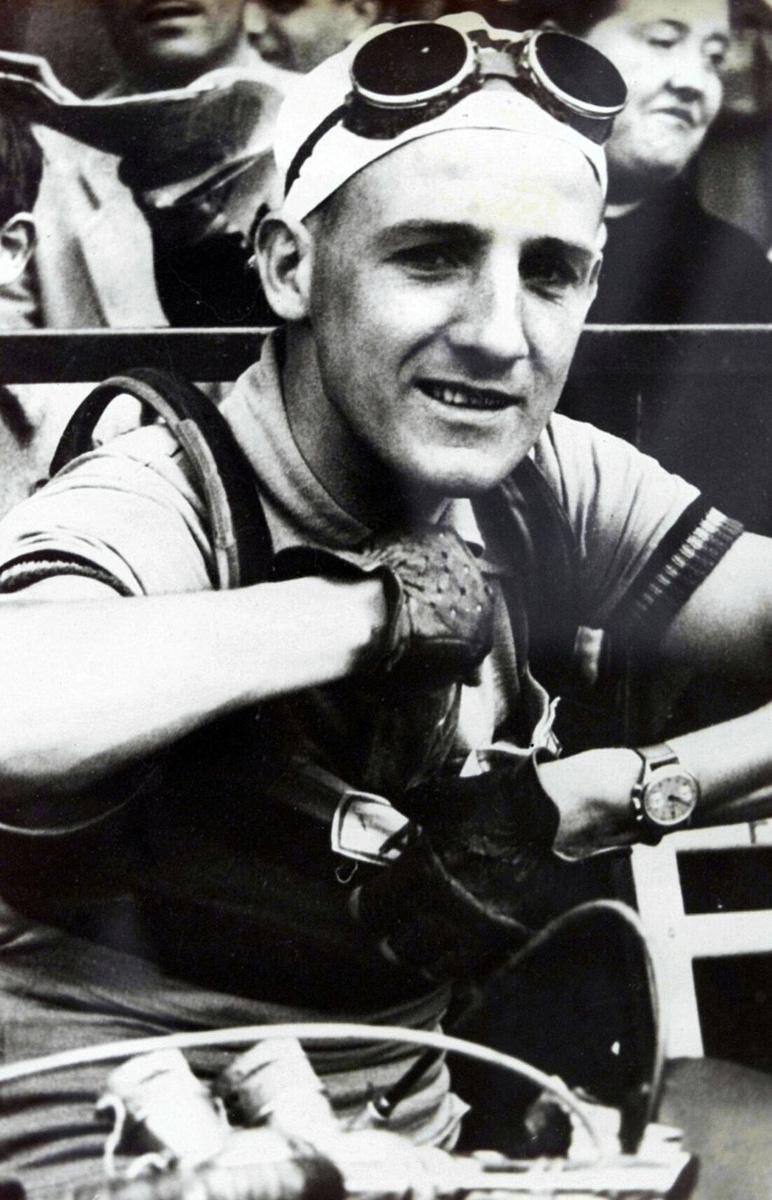 Roger Decock als renner tijdens de Ronde van Frankrijk in 1951.