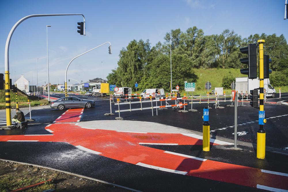 De werken zijn voorbij: vrijdag gaat kruispunt R8-Brugsesteenweg weer open