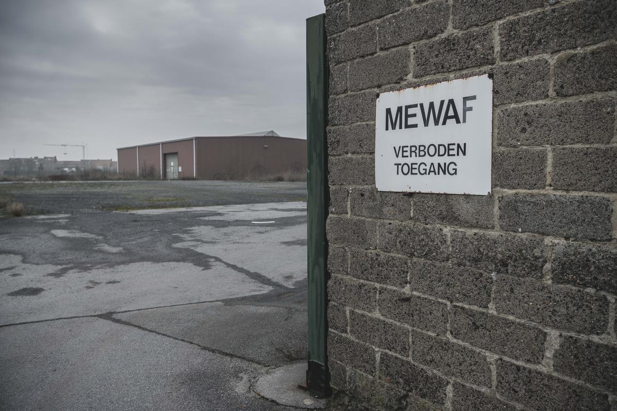 Mewaf was een van de grootste fabrikanten van kantoormeubilair. In 2012 ging het dochterbedrijf van Van Marcke dicht.