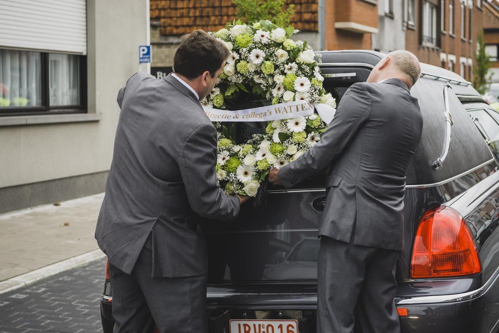 Tientallen motards begeleiden Jean-Pierre Meyfroidt (56) naar uitvaart