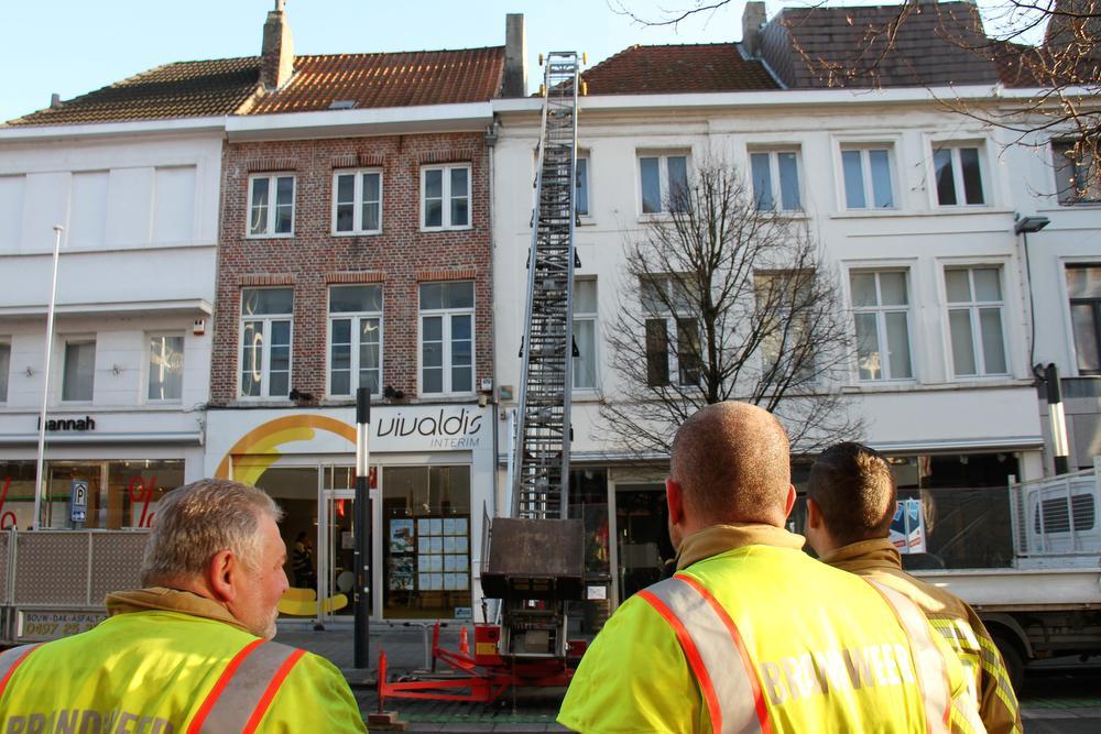 Brandweer komt tussen om instorting in Kortrijk te vermijden, maar kan weinig doen