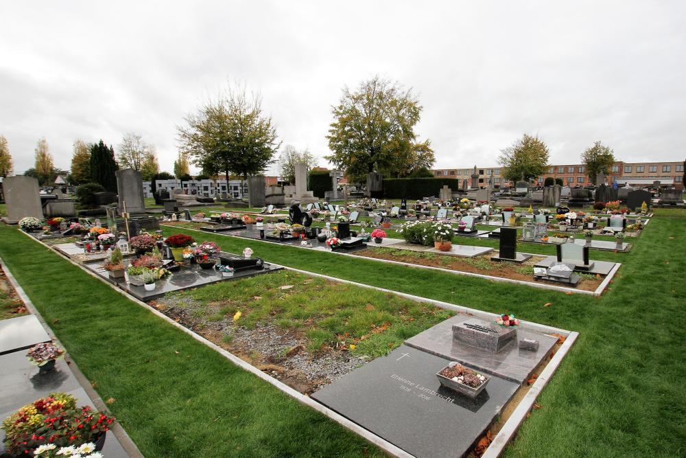 Het heraangelegde urnenveld op begraafplaats Sint-Jan.