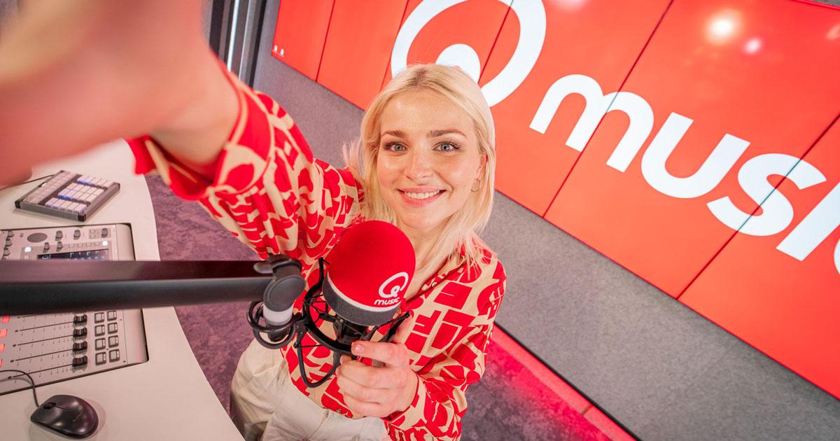 Julie Van Den Steen Presenteert De Ochtendshow Van Qmusic