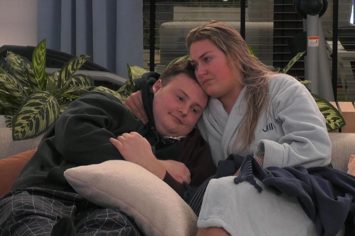 Jill en Thomas uit 'Big Brother' geven eindelijk toe aan hun gevoelens en kussen elkaar