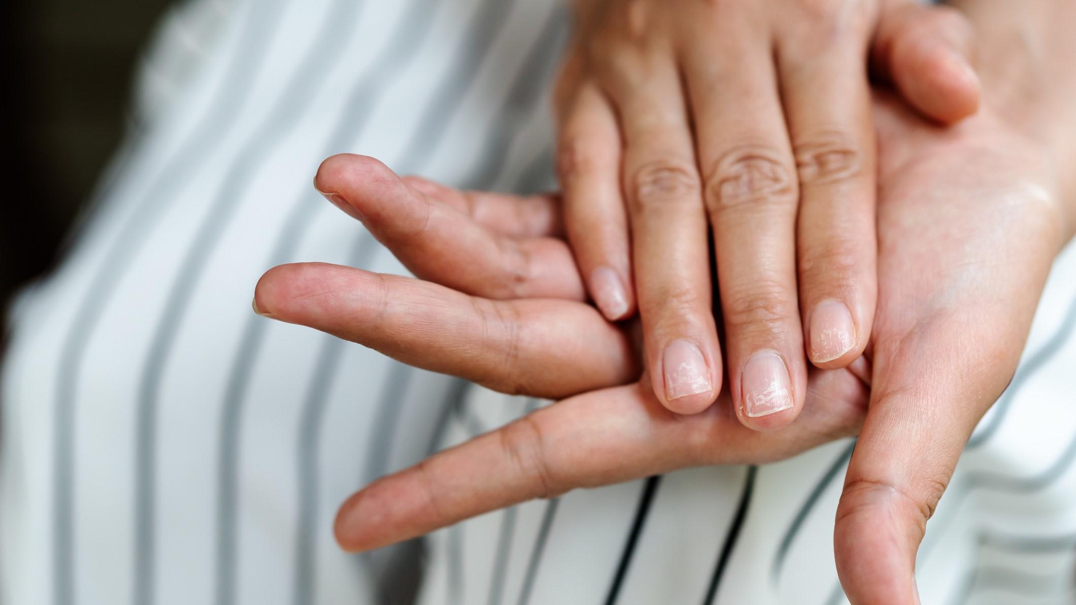 Broze nagels? Zo maak je ze weer gezond en sterk! - Libelle