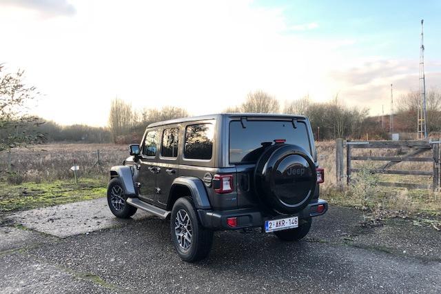 De plug-in hybride aandrijving zorgt voor een gunstig verbruik. 