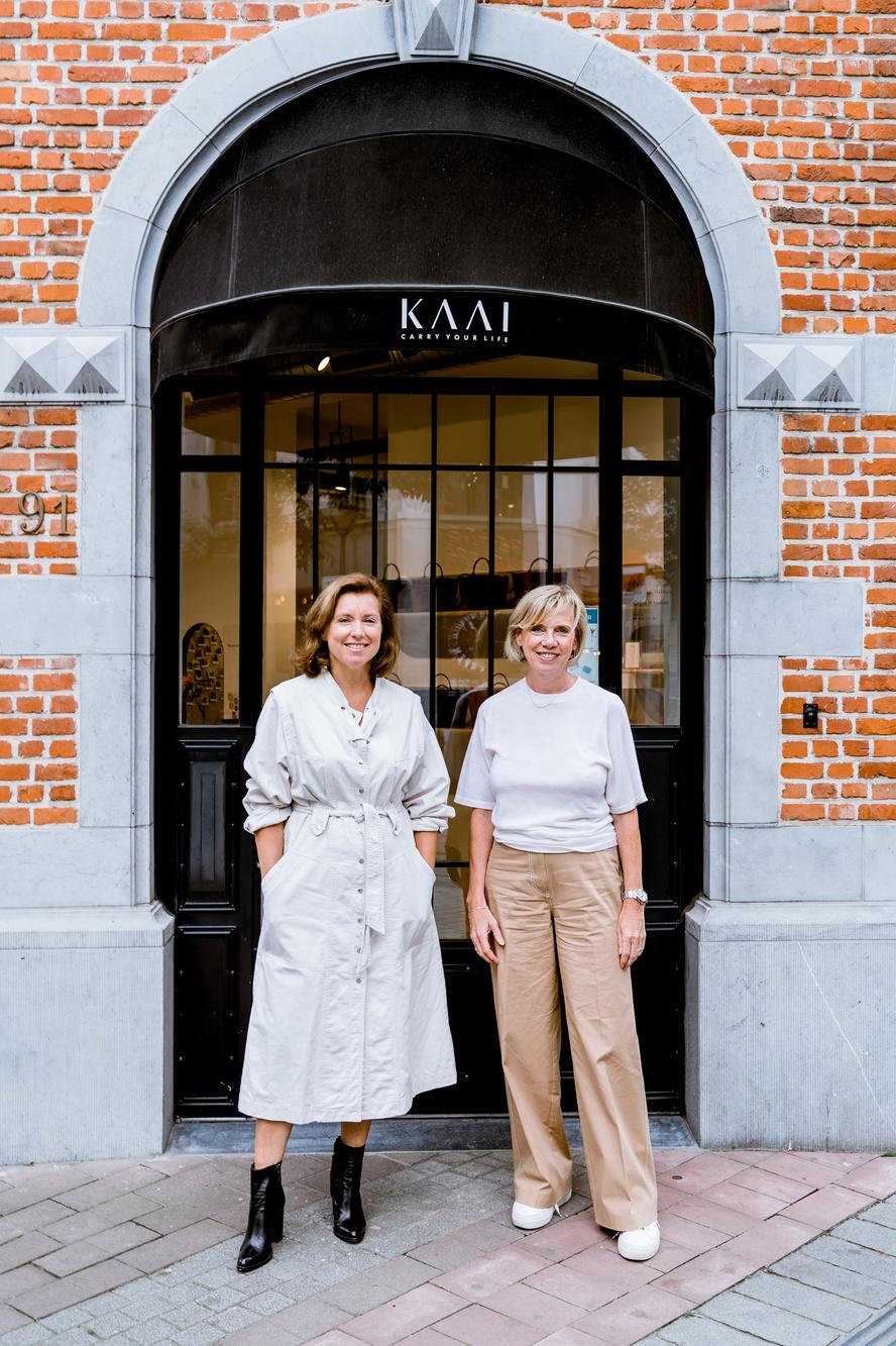 Ine Verhaert (links) en Helga Meersmans (rechts), de drijvende krachten van KAAI
