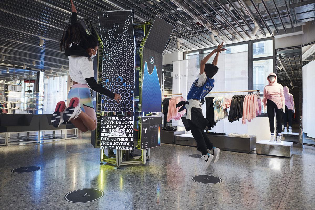 Les boutiques Nike House of Innovation de New York, Shanghai et Paris entendent faire vivre des expériences au client.