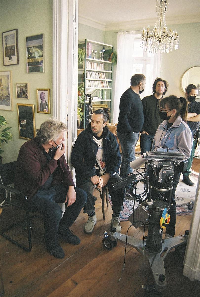 Sur le tournage de San Pellegrino, le nouveau clip d'Odezenne, avec Pio Marmaï.