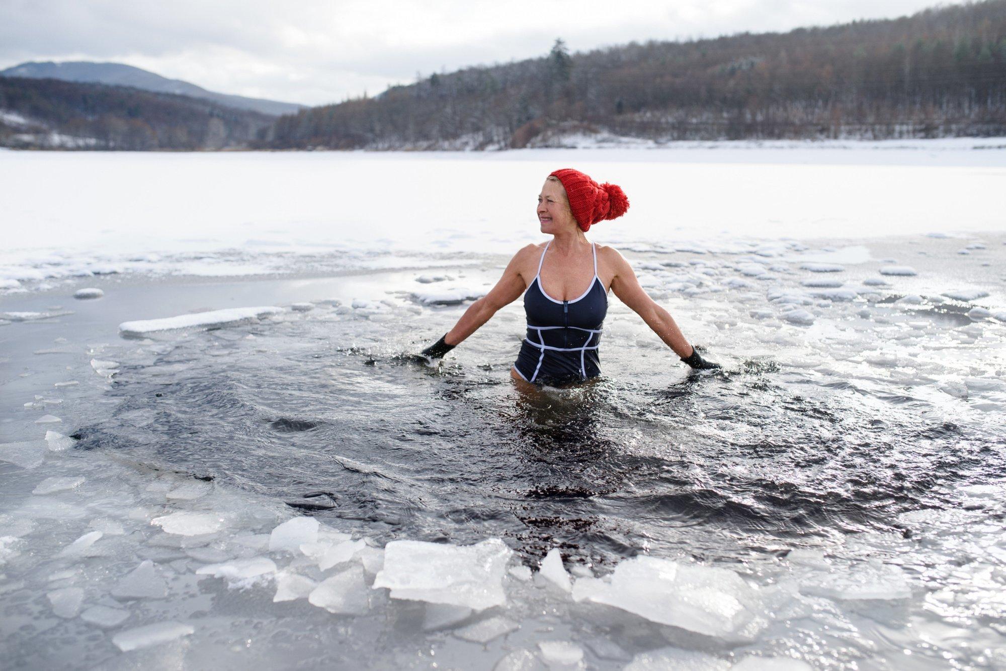 Le pouvoir du froid : la baignade en eau froide est-elle vraiment si bénéfique ?