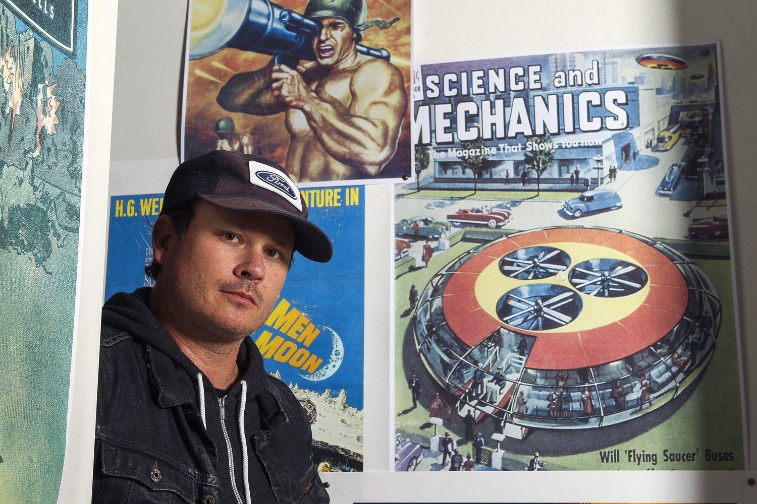 Tom DeLonge, ex-Blink 182, dans son magasin To the Stars à Encinitas, Californie.