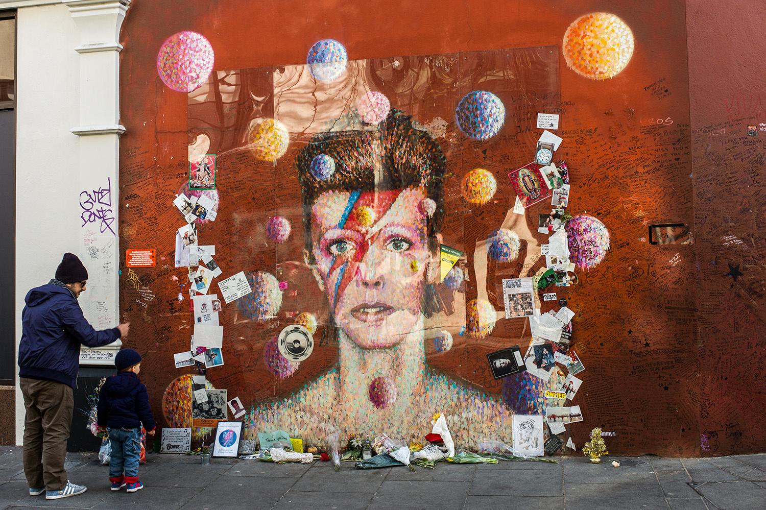 Mur dédié à David Bowie, à quelques minutes à pied de chez lui, à Brixton.