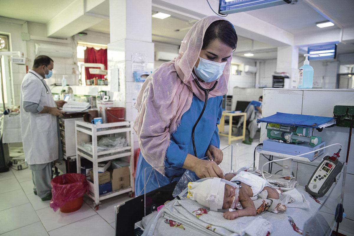 Quelque deux mille femmes accouchent chaque mois à l'hôpital-maternité géré par Médecins sans frontières à Khost, dans l'est de l'Afghanistan.