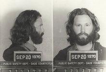 Jim Morrison jugé après son concert à Miami et reconnu coupable 