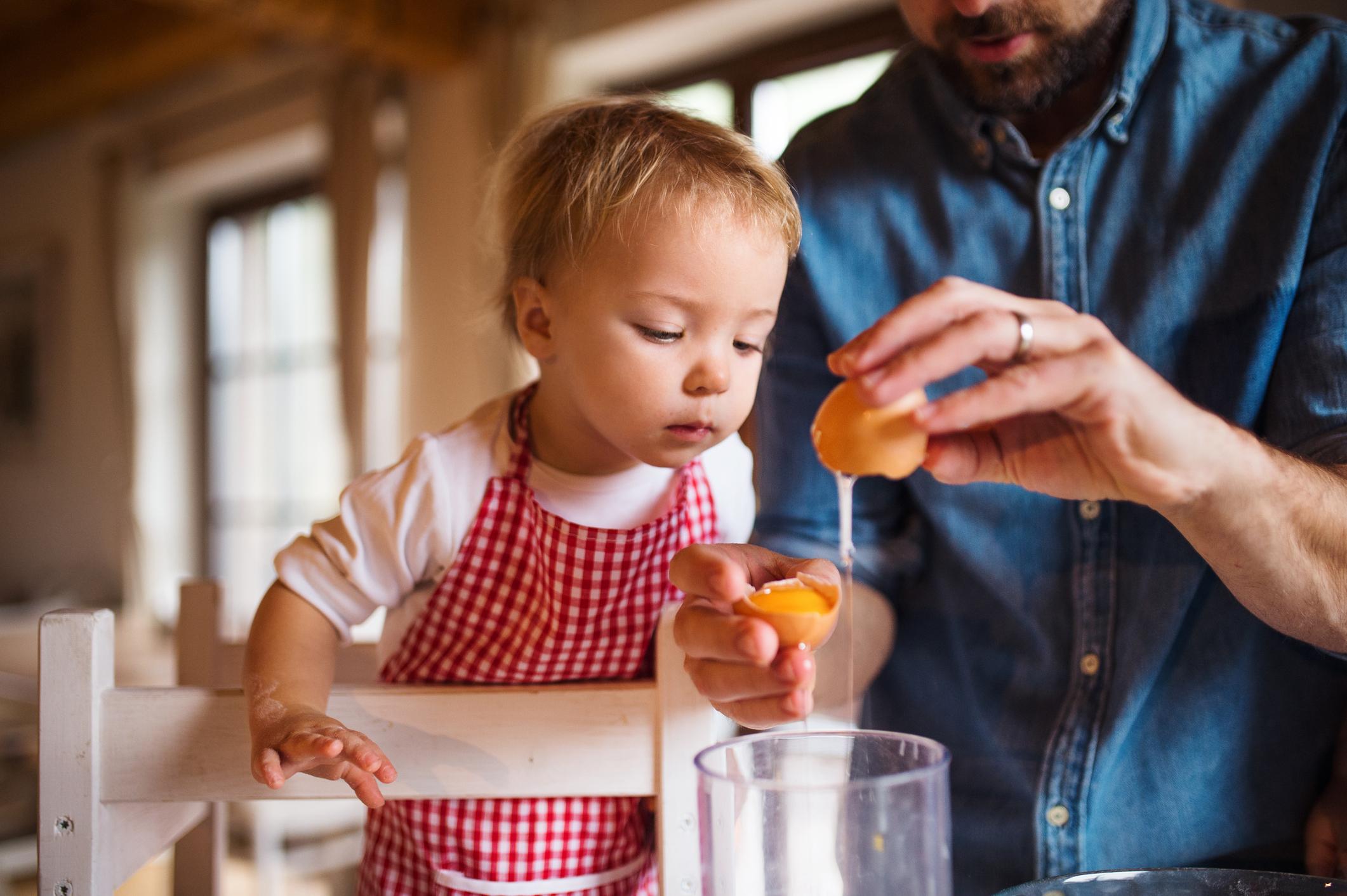 À partir de quel âge un enfant peutil manger des œufs crus? Femmes d