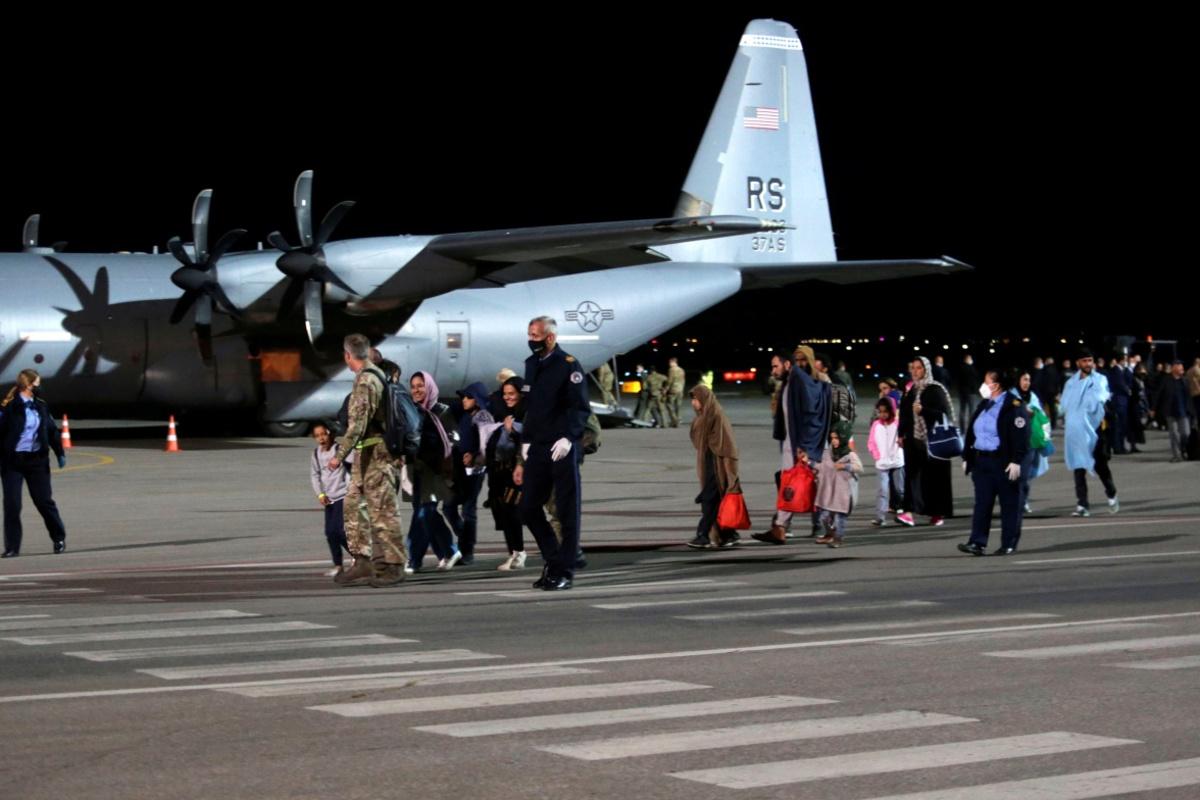 Afghaanse geëvacueerden arriveren in de Kosovaarse hoofdstad Pristina, 29 augustus 2021.