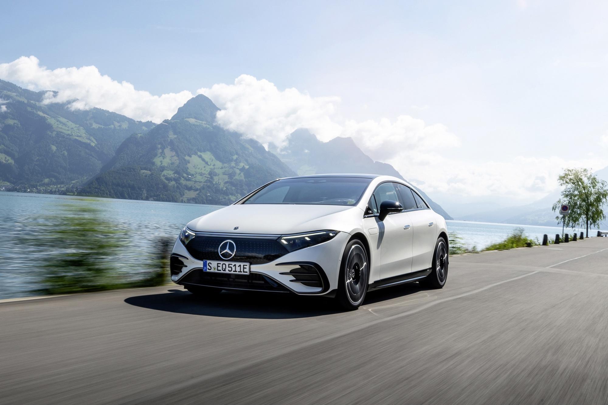 Mercedes-Benz gedraagt zich consequent in zijn denken en doen en gaat voluit voor elektrische aandrijving.