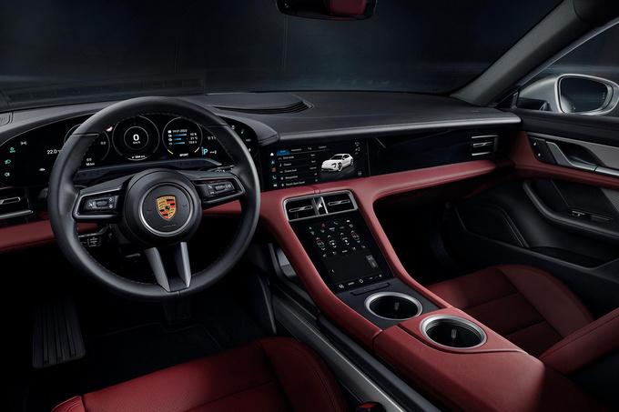 Het interieur van de Sport Turismo is ruimer.