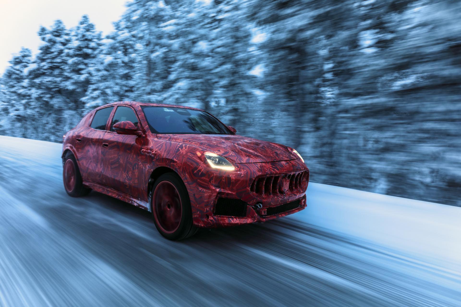 De Maserati Grecale tijdens testritten in Zweden.