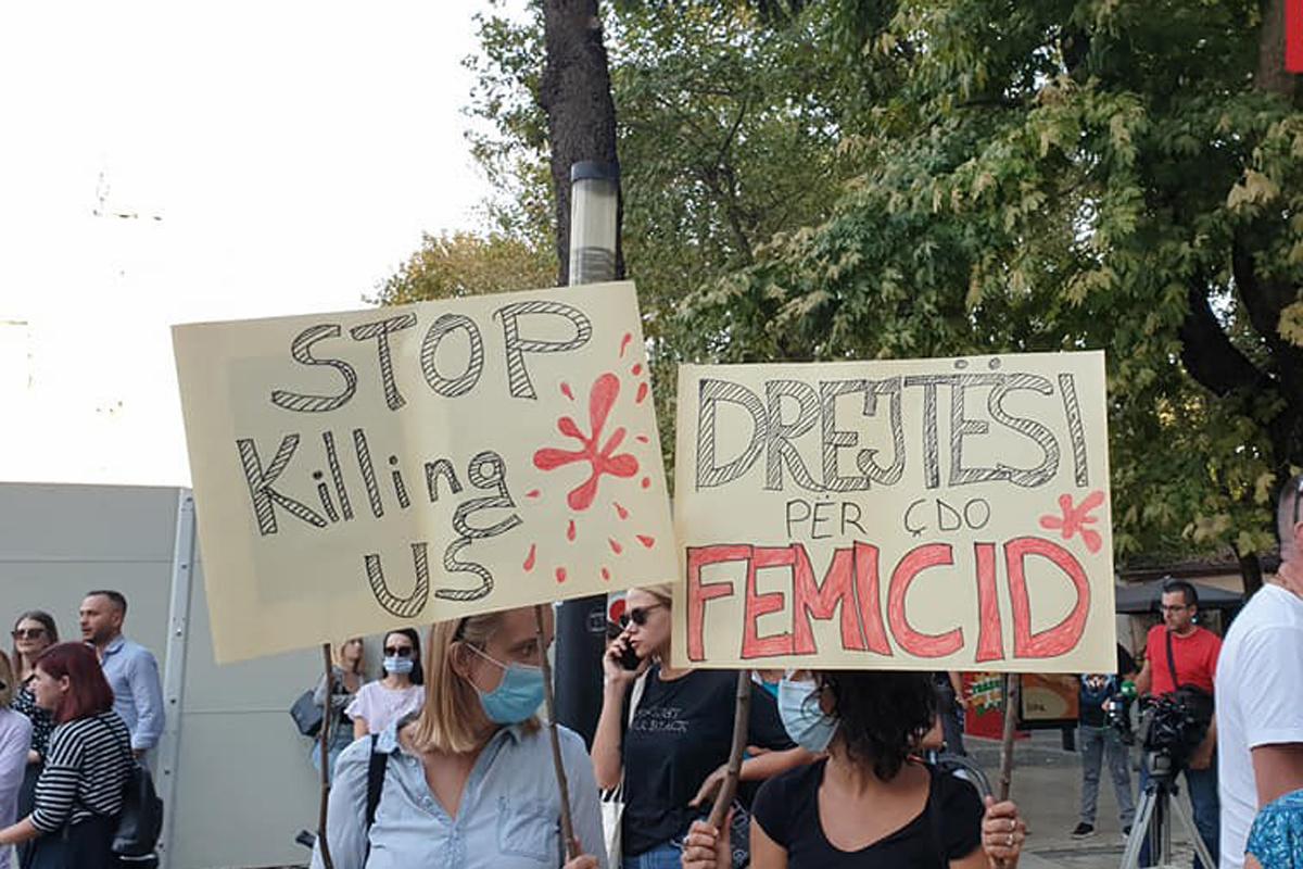 Betoging tegen femicide in Tirana op 15 september 2021.