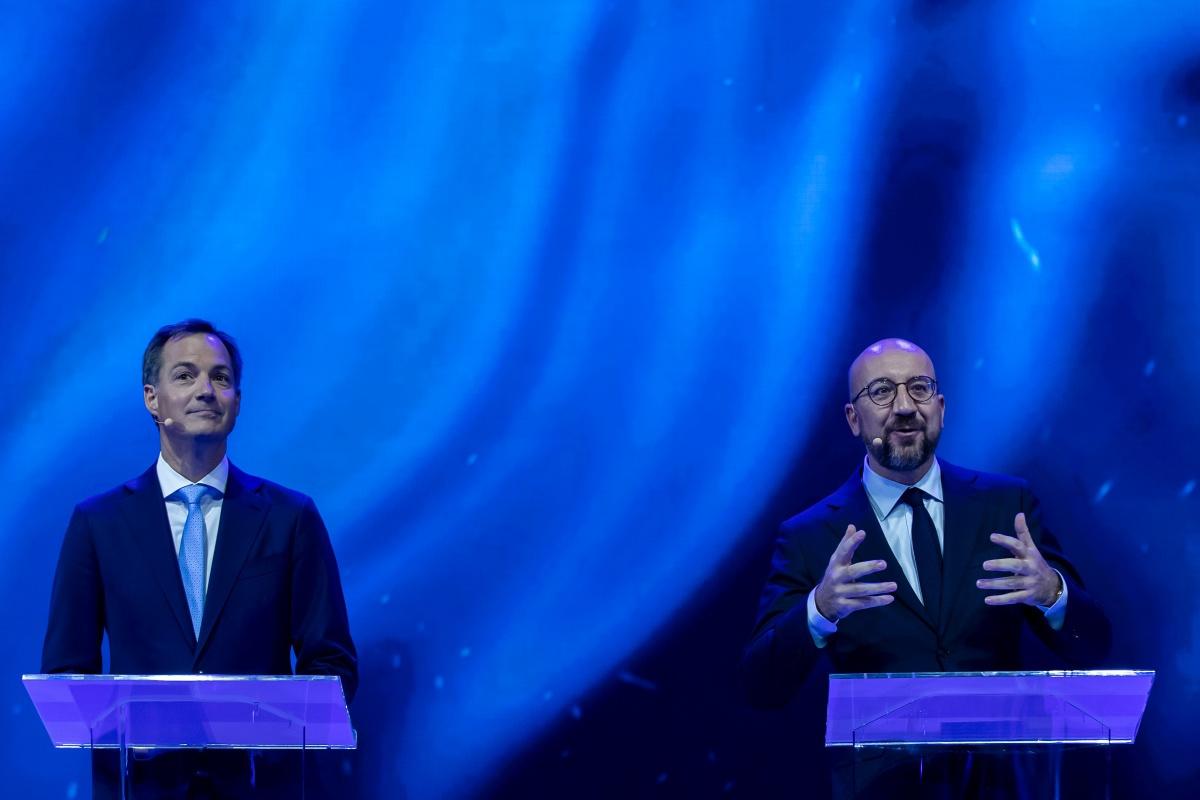 Premier Alexander De Croo en voorzitter van de Europese Charles Michel vieren de 175ste verjaardag van de liberale partij