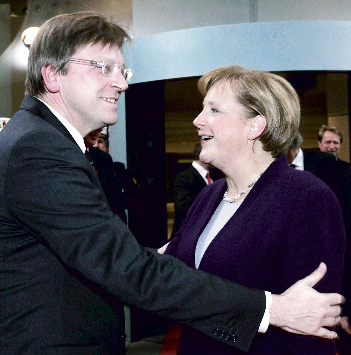 Met Merkel Wie na de brexit een Europese topfunctie wil, moet in de gunst staan van Parijs en Berlijn.