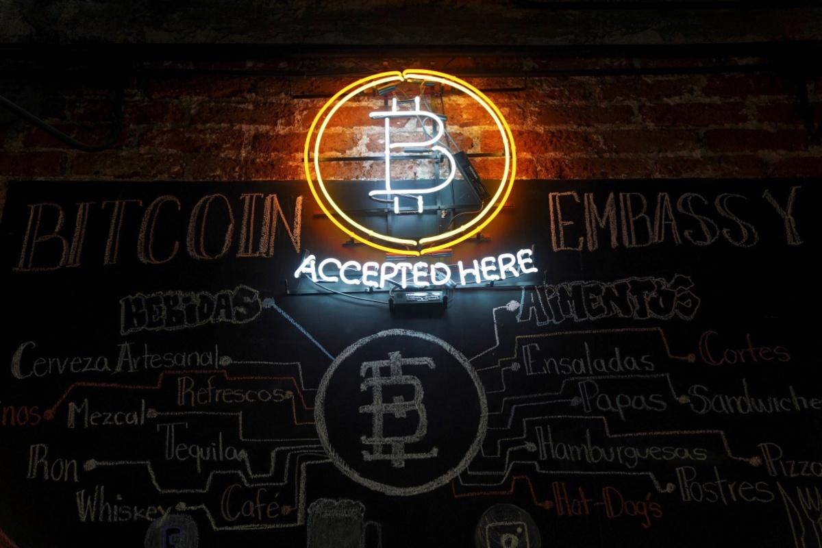 Een bar die bitcoin, de bekendste cryptomunt, aanvaardt 