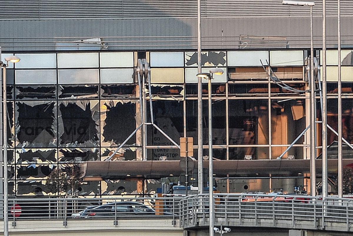 22 maart 2016. Om 7.58 uur ontploffen kort na elkaar twee bommen in Brussels Airport.