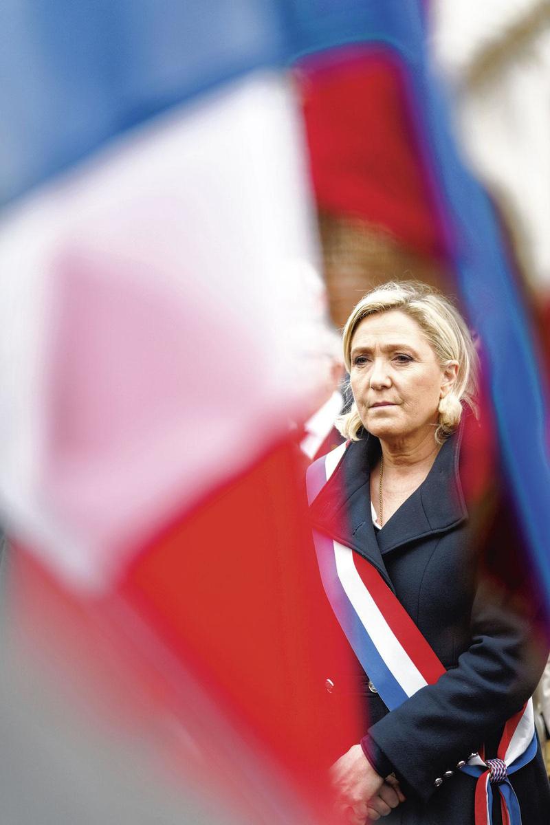 Marine Le Pen De leidster van het extreemrechtse Rassemblement National ligt volgens de peilingen nek-aan-nek met Macron.