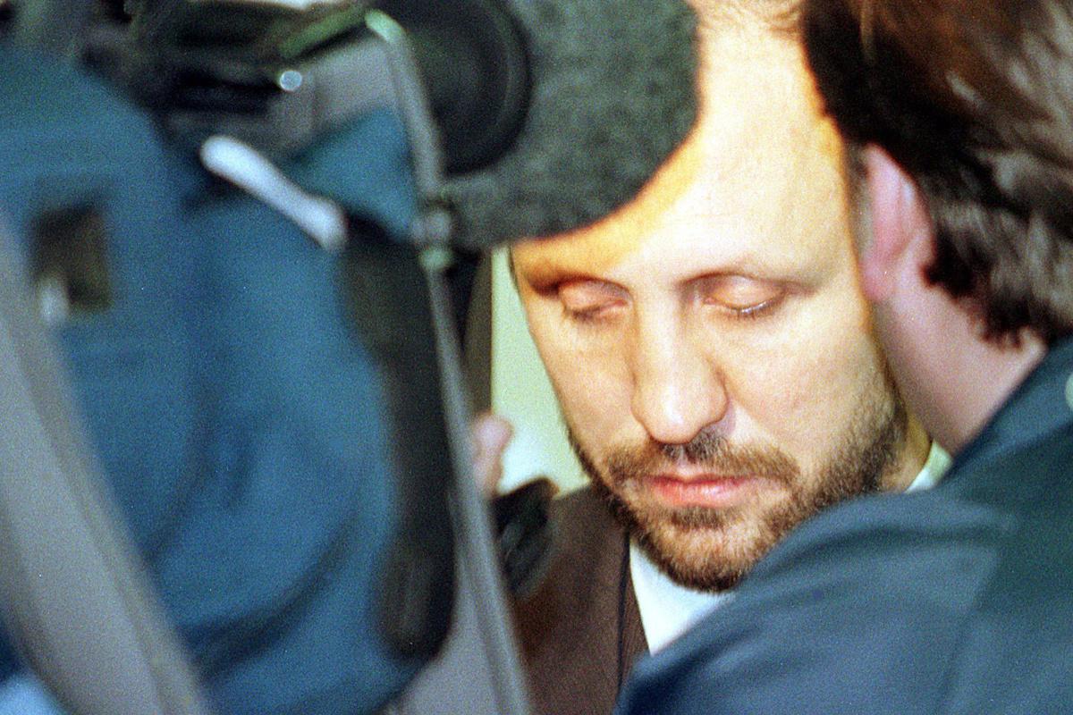Toenmalig minister van Binnenlandse Zaken Johan Vande Lanotte op 24 april 1998, de dag nadat Marc Dutroux ontsnapte