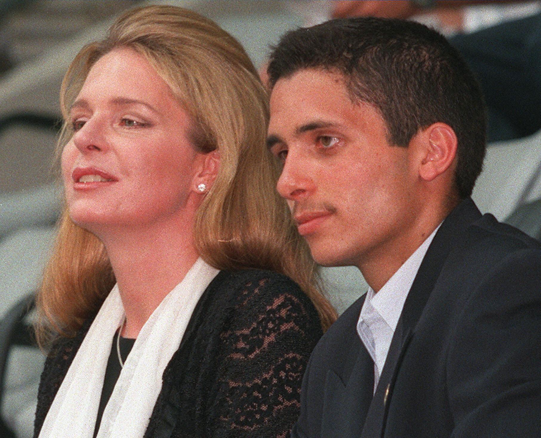Koningin Noor en prins Hamza in najaar 1999