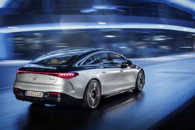 Bij de lancering zijn er twee versies beschikbaar: 450+ en 580 4Matic