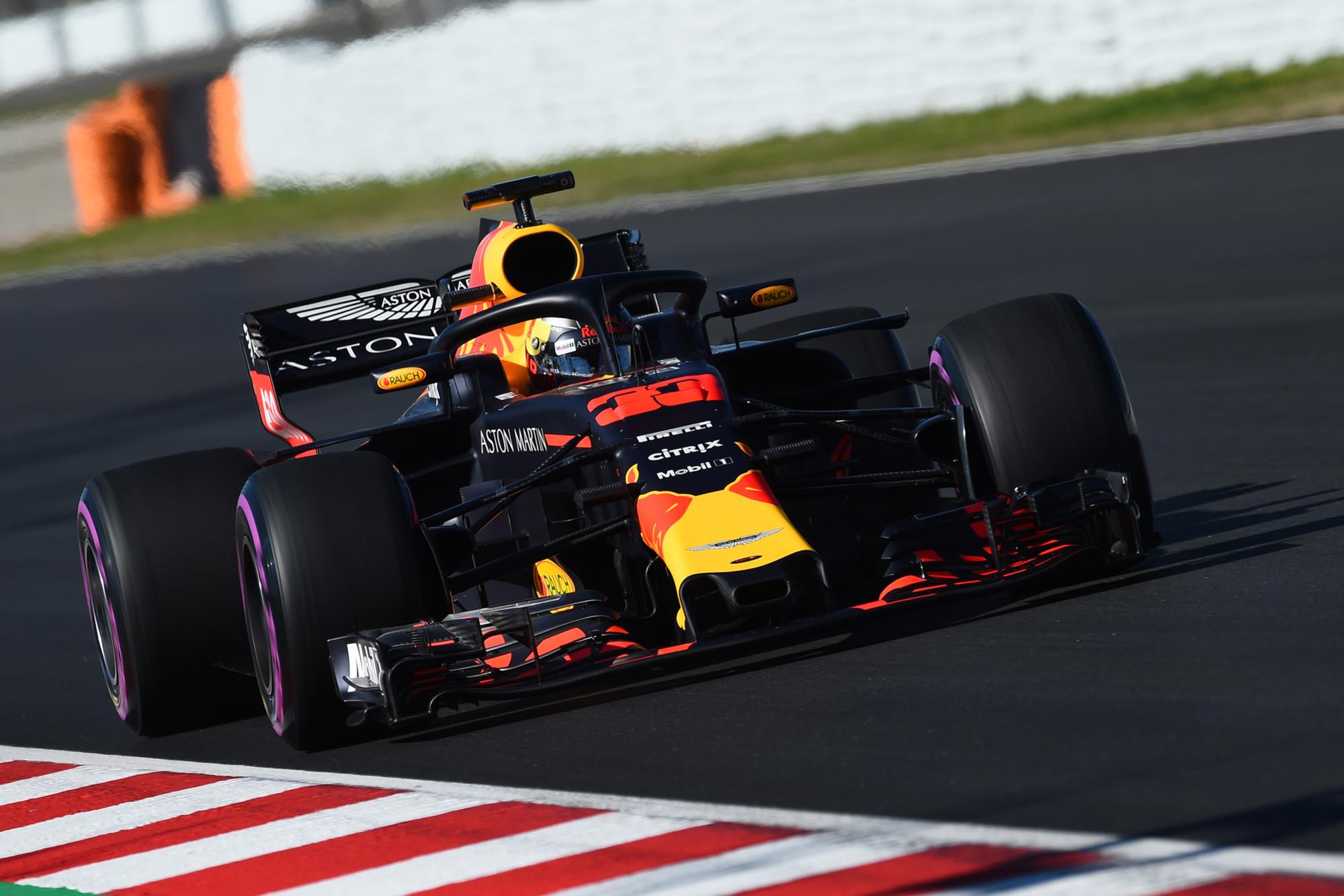 Max Verstappen en Red Bull hebben dit jaar meer overwinningen behaald dan Hamilton en Mercedes.