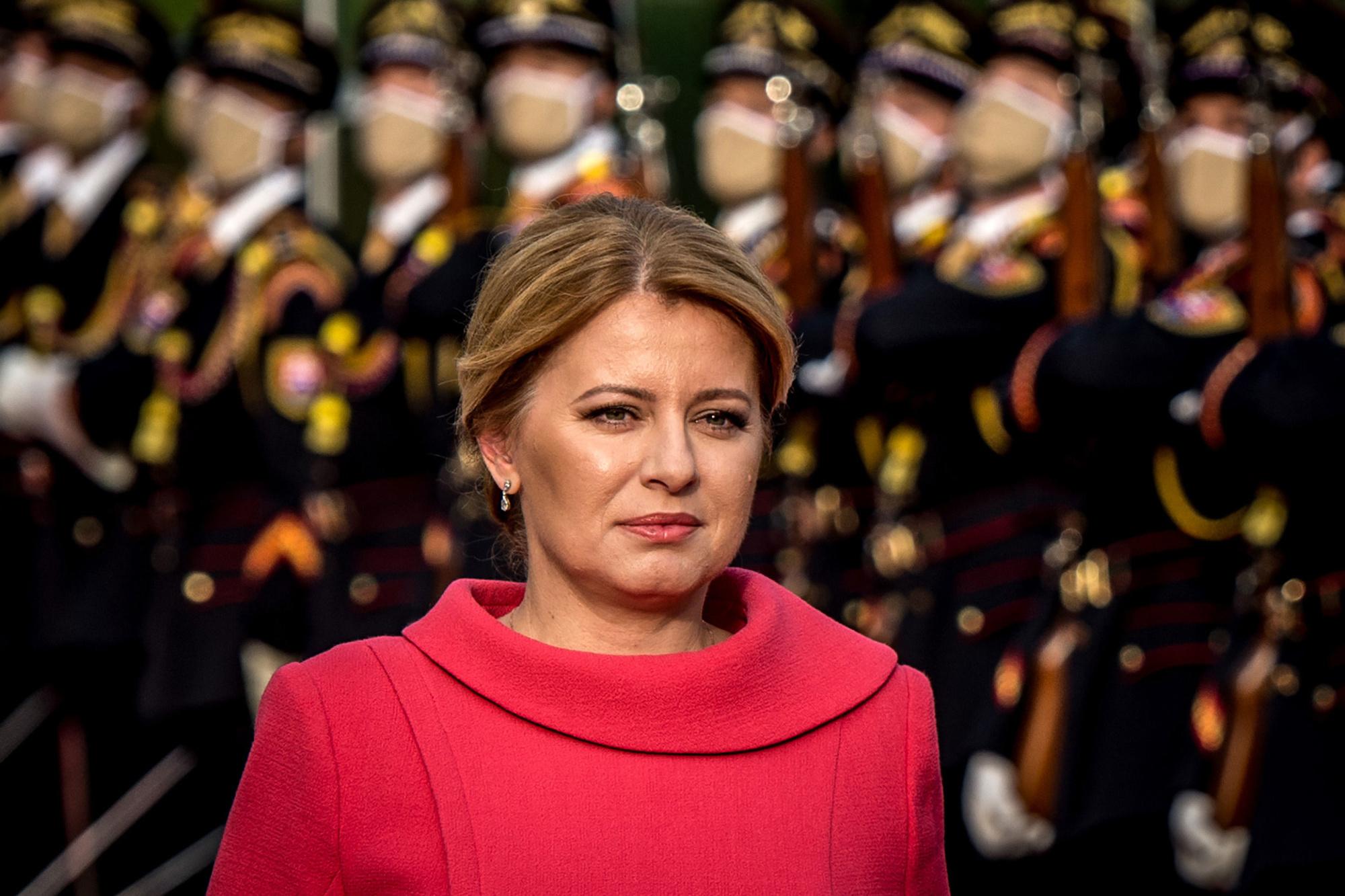 Zuzana Caputová tijdens een ceremonie aan haar presidentieel paleis in september 2020 