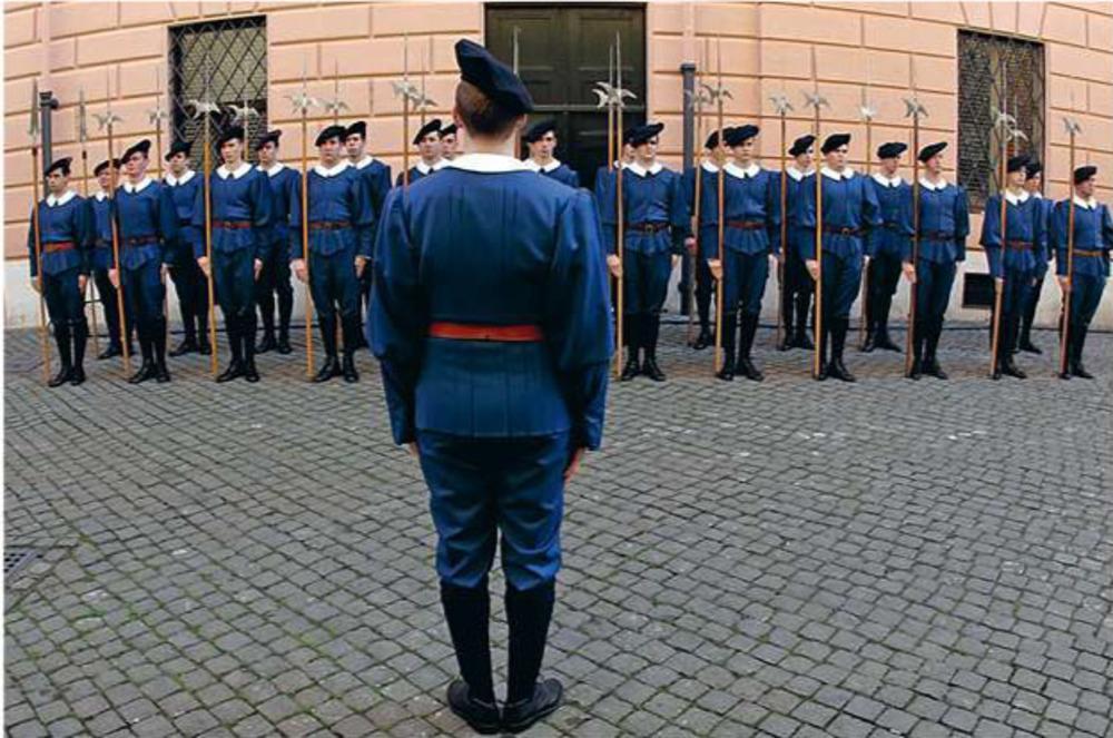 In 2006 vierde de Zwiterse garde haar 6 eeuwen bestaan.
