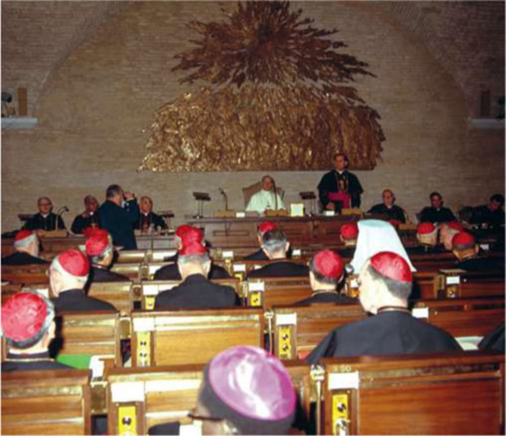 Oktober 1969, Vaticaan. Werksessie van de tweede bisschoppensynode, voorgezeten door Paulus VI.