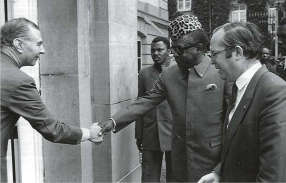 Mobutu bij premier Wilfried Martens en minister van Buitenlandse Zaken Leo Tindemans in 1984. België onderhield lang goede contacten met de dictator.