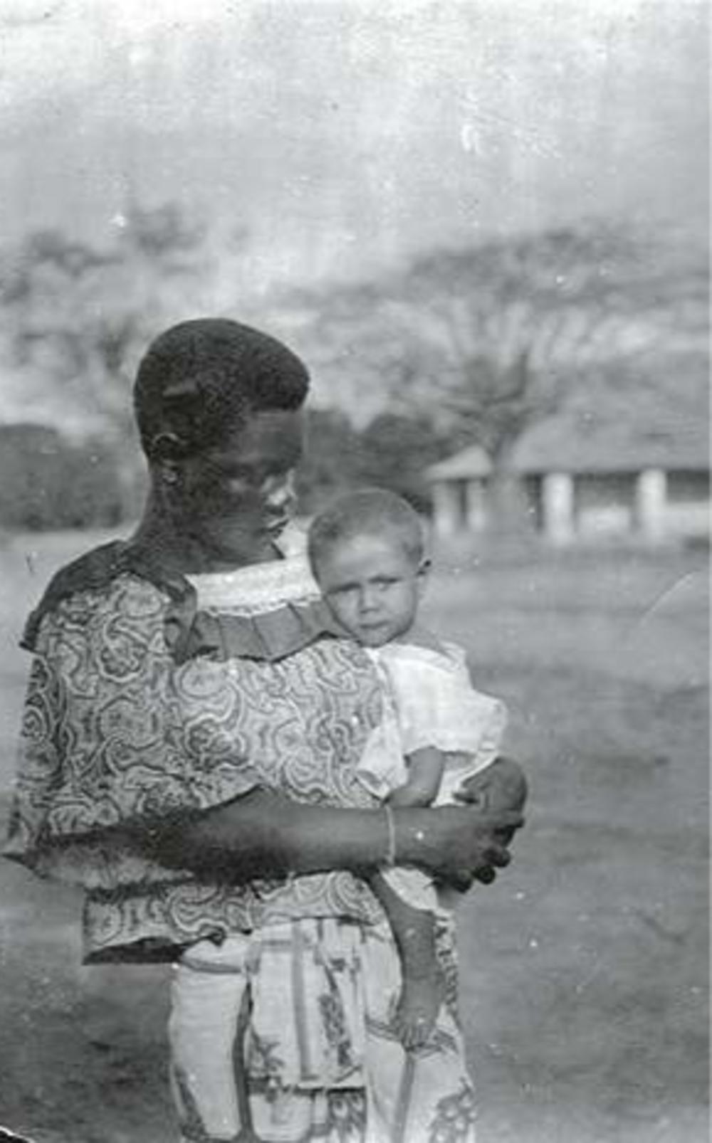 Congo, 1913, foto rechts: Brussel, 1933.