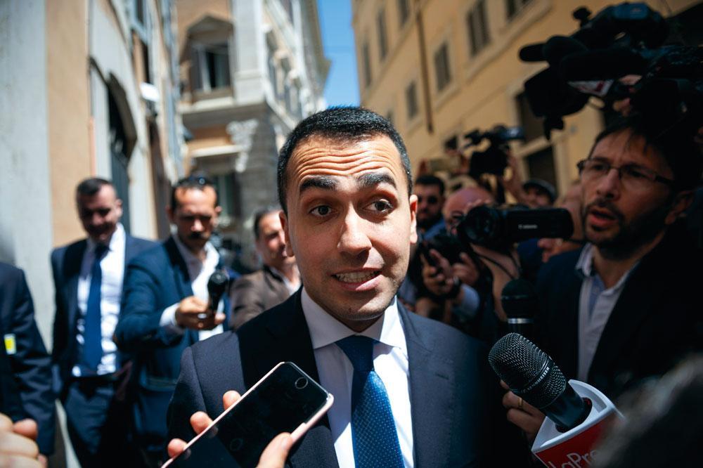 Luigi di Maio: de leider van de Vijfsterrenbeweging eist de afzetting van president Sergio Mattarella.