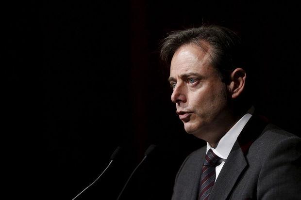 De Wever zet steevast de toon: 'Iedereen wordt gedwongen om mee te stappen in zijn debat'