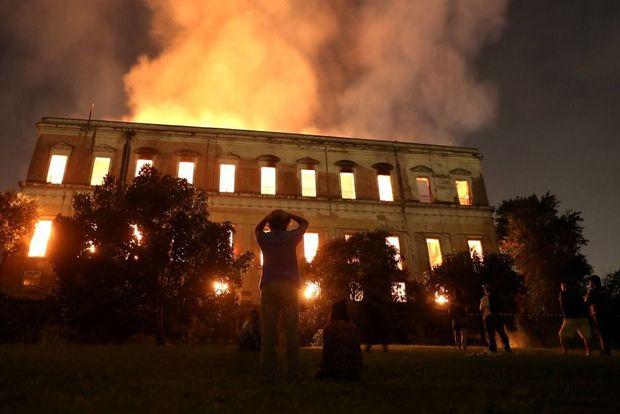 Had verwoestende brand nationaal museum voorkomen kunnen worden? 'In Brazilië wordt neergekeken op musea'