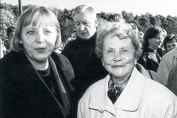 Met haar ouders Horst en Herlind Kasner (ongedateerd).