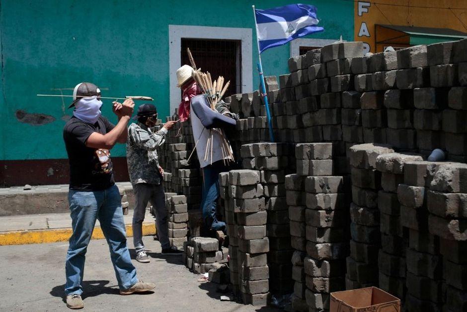 De regering in Nicaragua heeft recent de politie en paramilitairen bevolen elke barricade in het land 'koste wat het kost' op te ruimen 