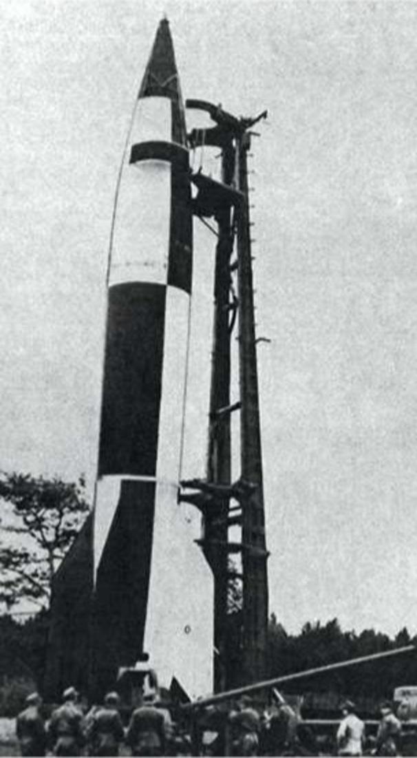 De V2, afkorting voor het Duitse Vergeltungswafe 2 werd door de Duitsers tijdens de Tweede Wereldoorlog ontworpen als raket om eerst Londen en later Antwerpen te bestoken.