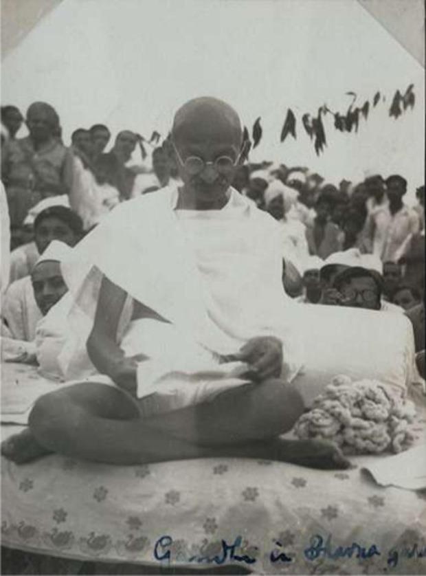 Foto van het icoon van geweldloos verzet, Mahatma Gandhi