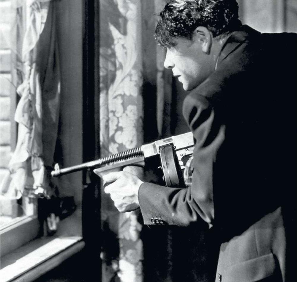 Scarface uit 1932 is een van de klassiekers uit het maffiagenre. In de remake van 1983 speelt Al Pacino de hoofdrol.